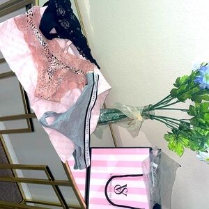 Victoria’s Secret 3 panties & Bag gift wrap new size M thong/string & cheeky VS